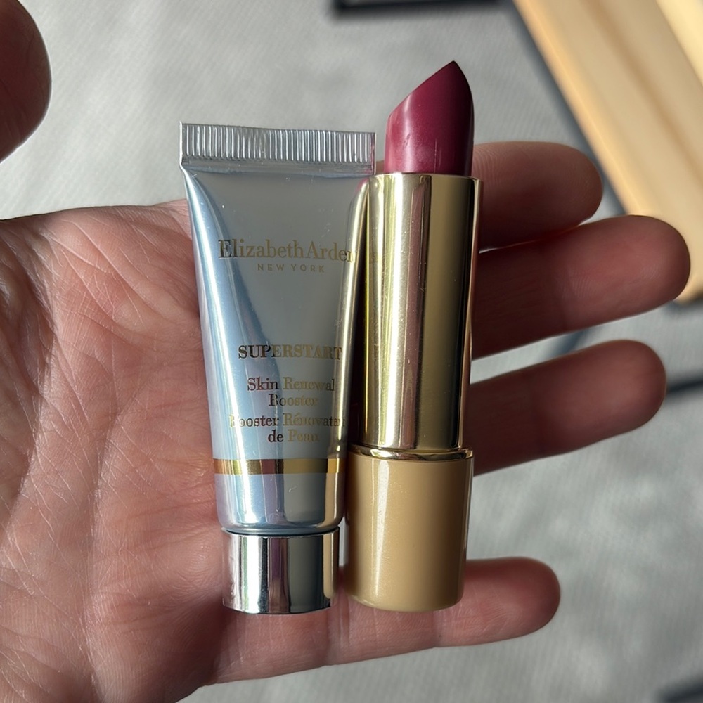 Elizabeth Arden Lipstick Luxurious Satin Finish and Elizabeth Arden skin Booster